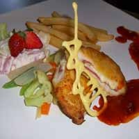 Nikmatnya Bersantap Chicken Cordon Bleu 