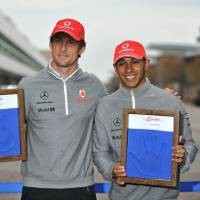 Waspadai Button dan Hamilton