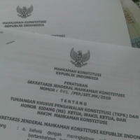 Beredar Dokumen Hakim MK Kantongi Honor Besar