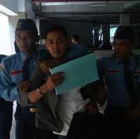  Fraksi Balkon Nyelonong Interupsi, 3 Pemuda Diamankan