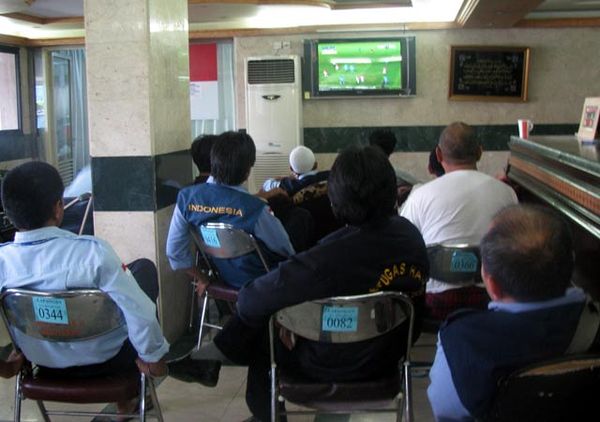 Nonton Indonesia vs Filipina dari Jeddah