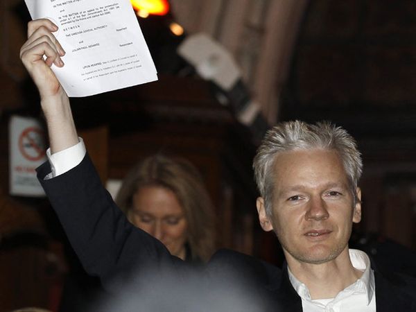 Pendiri WikiLeaks Dibebaskan