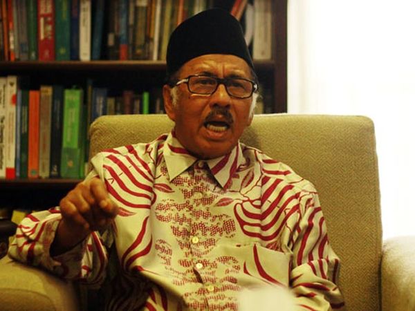 Hakim MK Arsyad Sanusi Minta Mundur