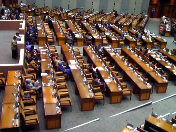 Paripurna Terakhir DPR Kosong