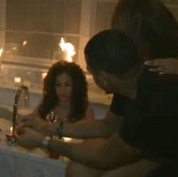 Rambut Model Terbakar di Pesta Jacuzzi P Diddy