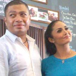 Krisdayanti & Raul Lemos Kabarnya Akan Menikah Desember Ini