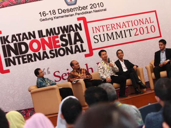 Pertemuan Ikatan Ilmuwan Indonesia Internasional
