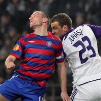 Anderlecht Lolos, PSV Juara Grup