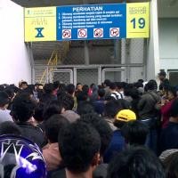 Antrean Tak Tertib, Panitia Akhirnya Tambah Loket