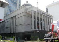 Refly: Majelis Kehormatan Hakim Tetap Harus Dibentuk