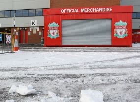 Cuaca Buruk, Liverpool-Fulham Ditunda