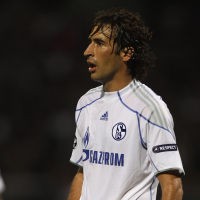 Dortmud Tumbang, Hat-trick Raul Menangkan Schalke