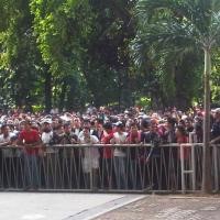 Loket Ditutup, Ratusan Suporter Marah