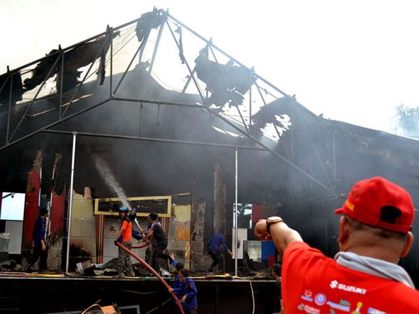 Diskotik M-Club Terbakar