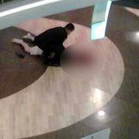 Orang Jatuh di Mal FX