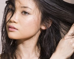 Atasi Kerontokan Rambut Dengan Kuning Telur