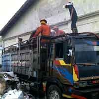 Truk Tujuan Makassar Terbakar di Dalam Kapal