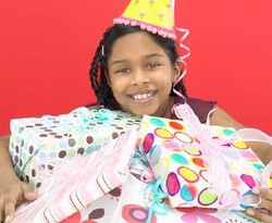 Alasan Tidak Boleh Terlalu Sering Memberikan Anak Hadiah