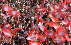 Tiket Bayern-Inter Ludes dalam Enam Jam  