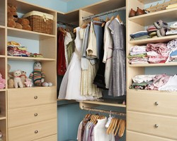 Tips Mengatur Lemari Pakaian