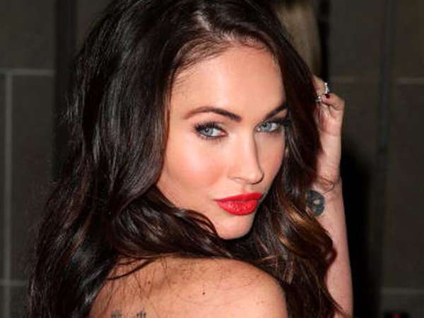 Warna-warni Gaya Megan Fox