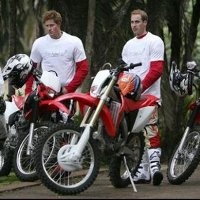 Pangeran William Ngebet Touring Lagi