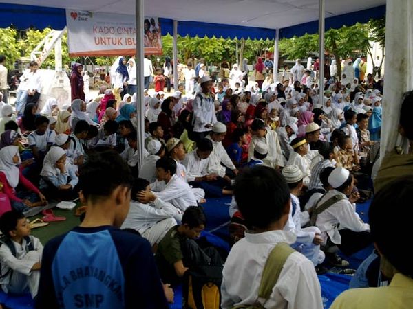 Anak Yatim Panjatkan Doa Untuk Timnas