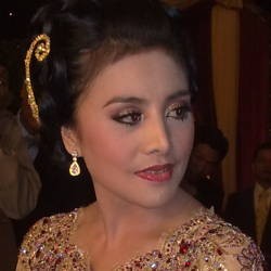 Cici Paramida Cari Suami yang Berakhlak Baik