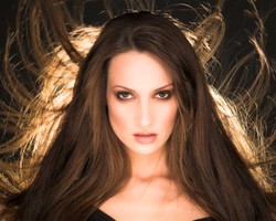 3 Faktor Yang Menyebabkan Rambut Patah