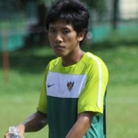 Warga Nobar di Depan Rumah Bustomi