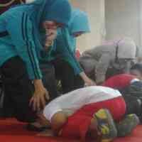 1.000 Anak di Sumenep Cium Kaki Ibu Tembus Rekor MURI