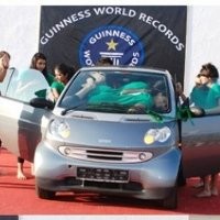 19 Gadis Cetak Rekor Masuk smart fortwo