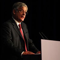 David Bernstein jadi Bos Baru FA