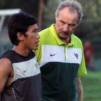 Buat Riedl Kesehatan Pemain Nomor Satu
