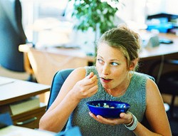 Atasi Penambahan Berat Badan Akibat Stres