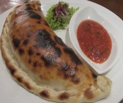 Calzone Enak dan Halal