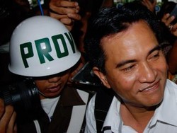 Yusril Minta Mahfud Buka Identitas Orang yang Mengancamnya