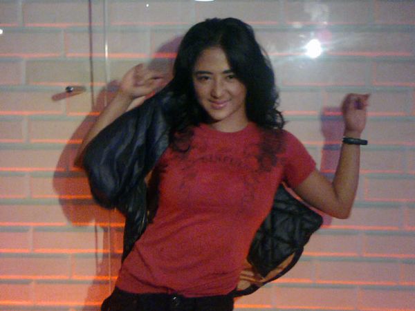 Nicky Tirta Dekati Dewi Persik