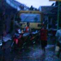 Tanggul Lumpur Lapindo Jebol, Warga Dievakuasi ke Pasar Porong