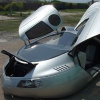 Mobil dari Luar Angkasa