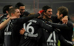 Wolfsburg Tersingkir, Bayern Melaju