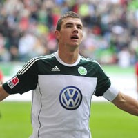 Dzeko Tak Akan Pergi di Januari