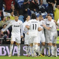 Benzema & Ronaldo Hat-trick, Madrid Bantai Levante