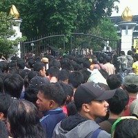 Antrean Panjang, Awas Copet