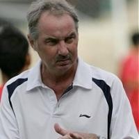 Riedl Tidak Ikut ke Acara Doa Bersama