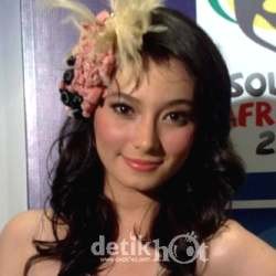 Asmirandah: Irfan Bachdim Nggak Cakep