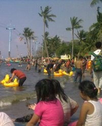 Libur Natal, Puluhan Ribu Orang Pelesir ke Ancol