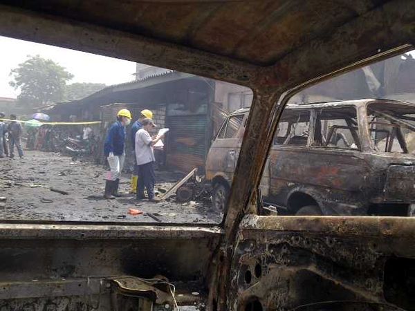 Kebakaran di Pasar Loak Diselidiki Kebakaran di Pasar Loak Diselidiki