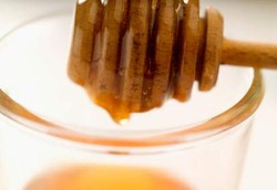 Madu Mengurangi Efek Mabuk Alkohol