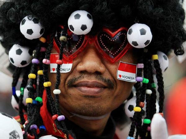 Gaya Giman & Feri Dukung Tim Garuda